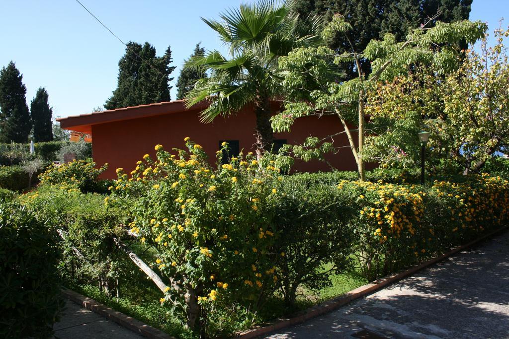 Agriturismo Ruralia ซานตาโดเมนิกา ภายนอก รูปภาพ